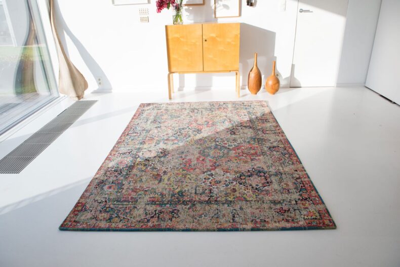 Antiquarian Collection Bakhtiari Janissery Multi 8712 rug by Louis De Poortere