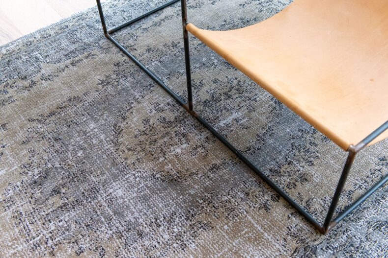 Palazzo Collection Da Mosto Colonna Taupe 9138 rug by Louis De Poortere
