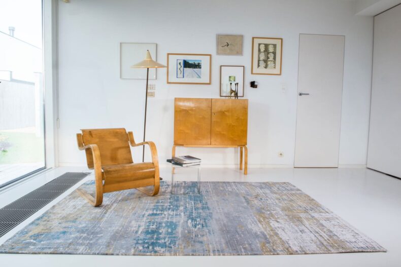 Atlantic Collection Streaks Long Island Blue 8718 rug by Louis De Poortere