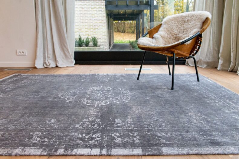Fading World Collection Medallion Stone 9148 rug by Louis De Poortere