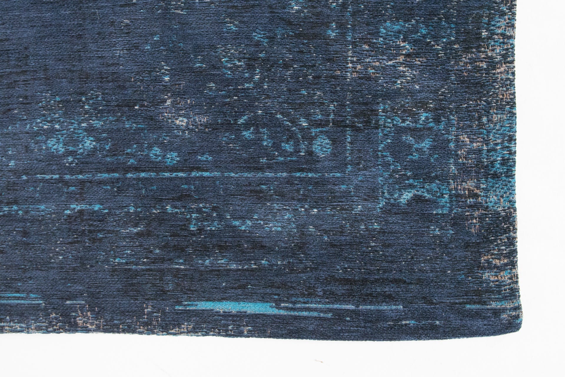 Fading World Collection Medallion Blue Night 8254 rug by Louis De Poortere