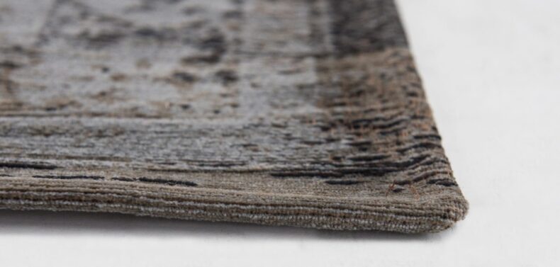 Fading World Collection Medallion Grey Ebony 8257 rug by Louis De Poortere