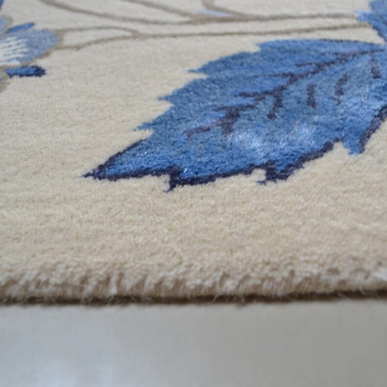 Wild Strawberry Cream 38108 rug by Wedgwood