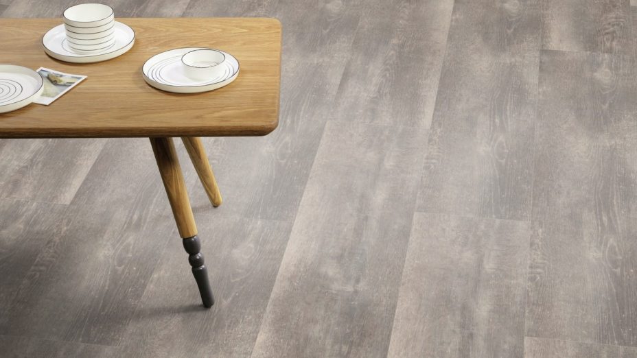 The Stripwood Xtra design of Verbier Oak luxury vinyl tile by Amtico