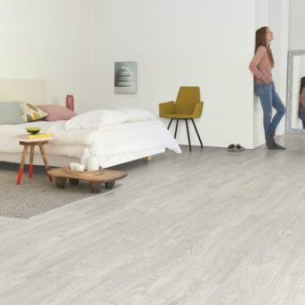 View of Patina Classic Oak Grey IMU3560 laminate tile by Quick-Step