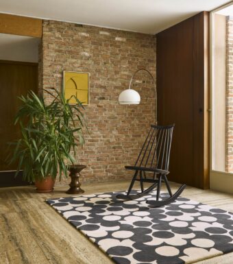 Puzzle Flower Slate 60905 rug by Orla Kiely