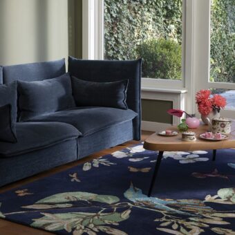 Hummingbird Navy 37818 rug by Wedgwood