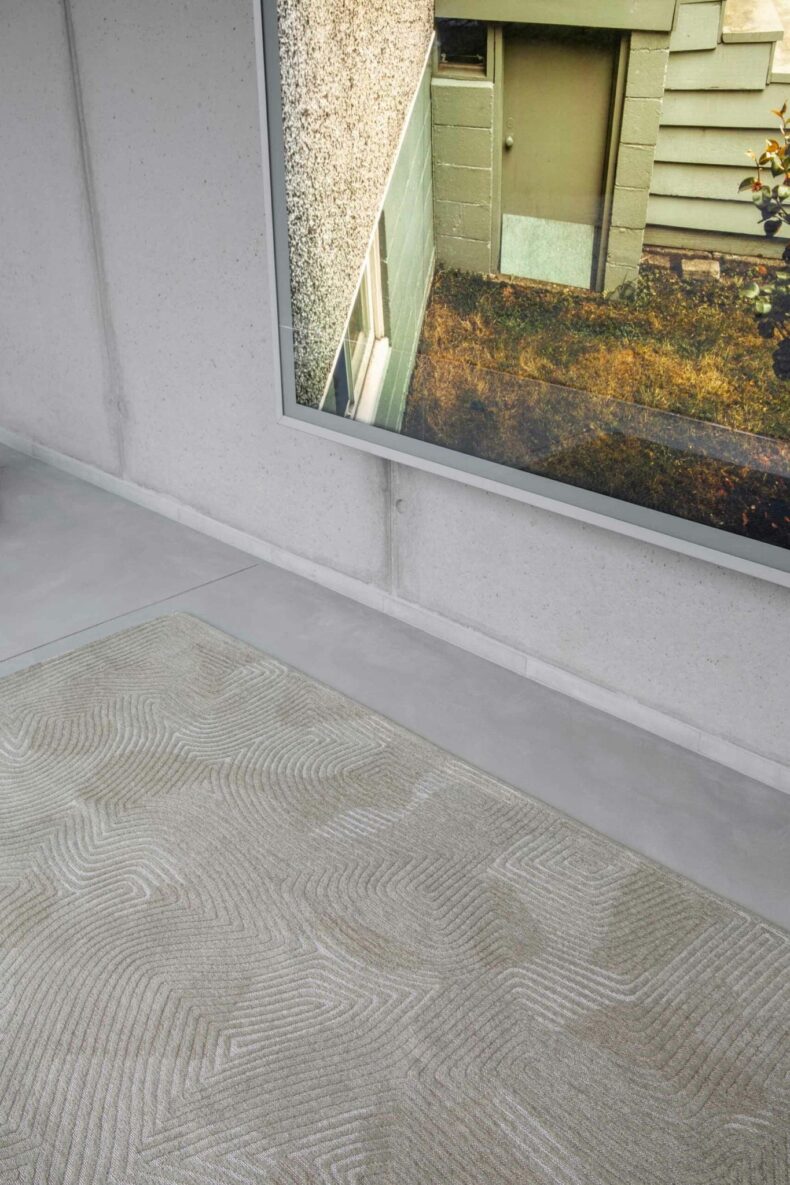 Meditation Collection Coral Shell Beige 9229 rug by Louis De Poortere