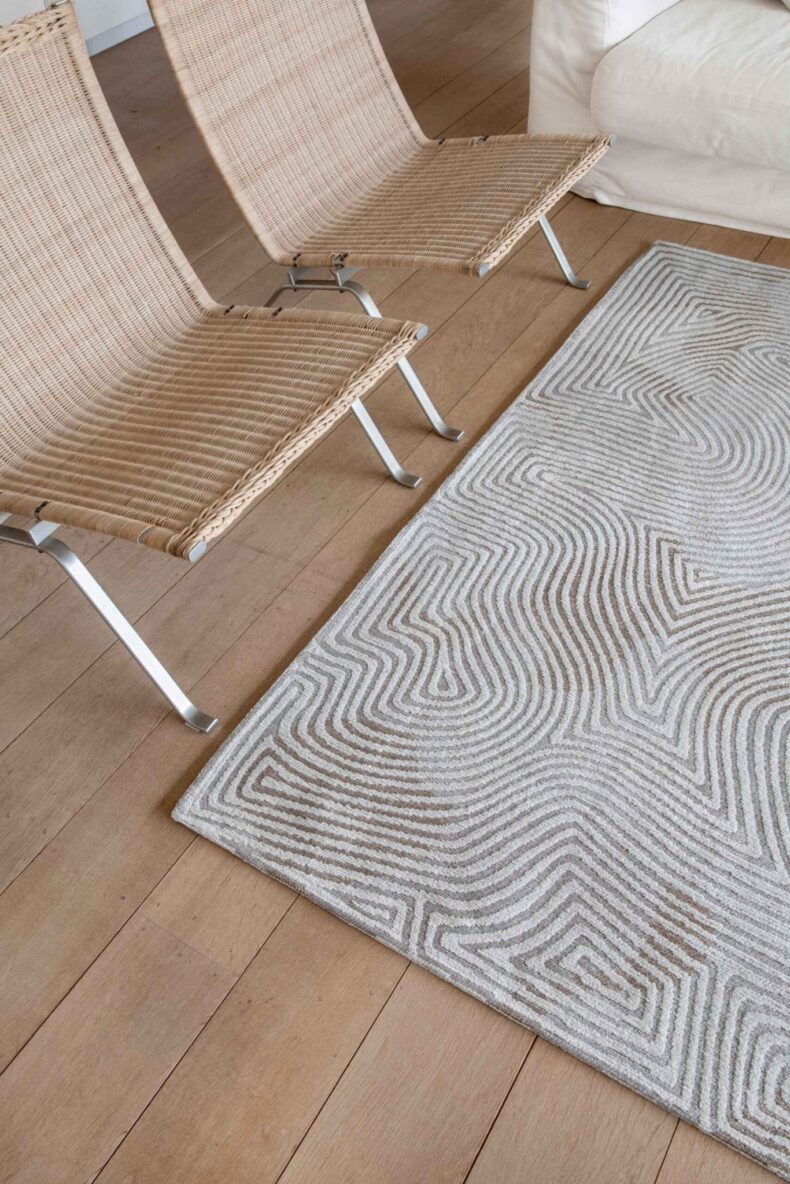 Meditation Collection Coral Oyster White 9228 rug by Louis De Poortere