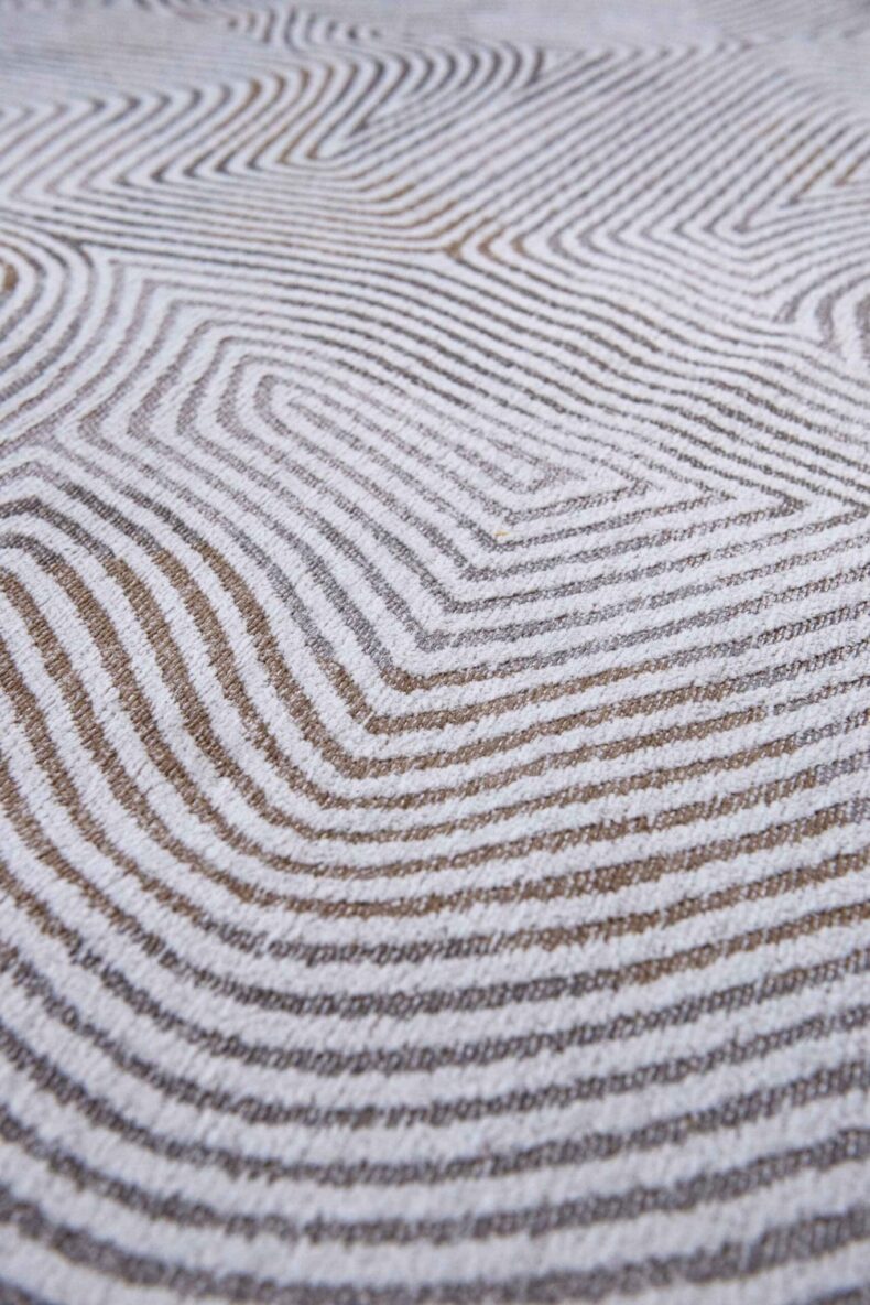 Meditation Collection Coral Oyster White 9228 rug by Louis De Poortere