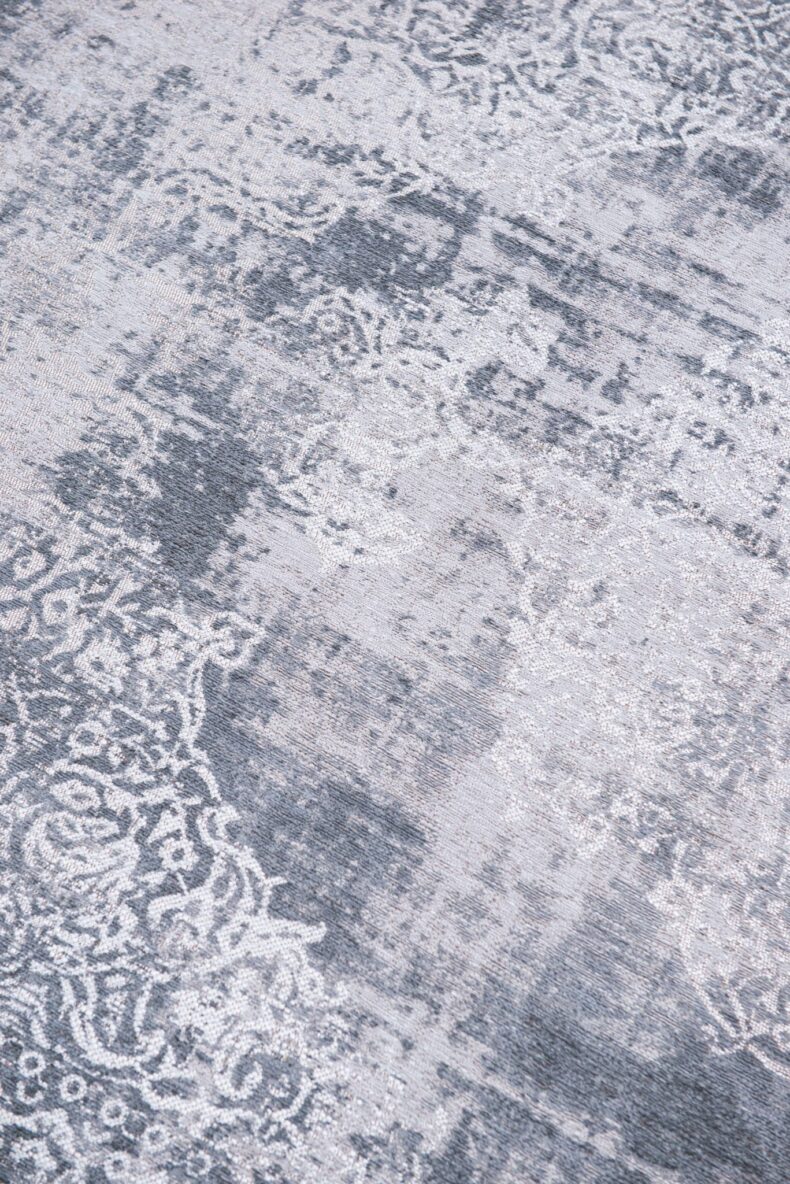 Fading World Collection Kirman Quartz 9376 rug by Louis De Poortere