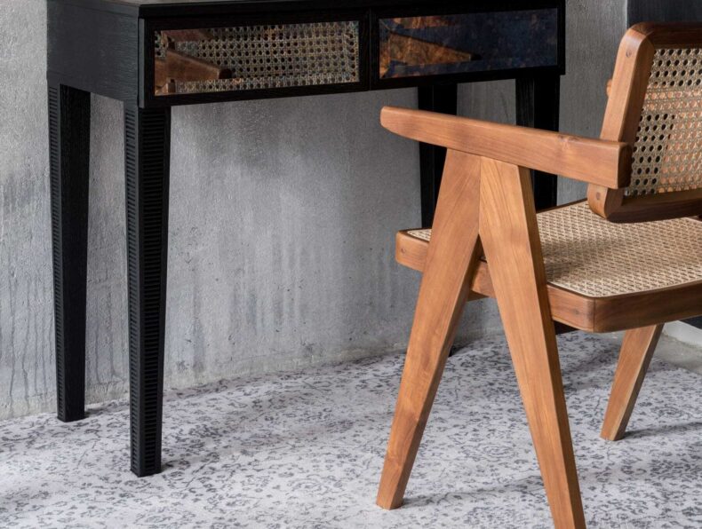Claudine Platinum rug by Agnella