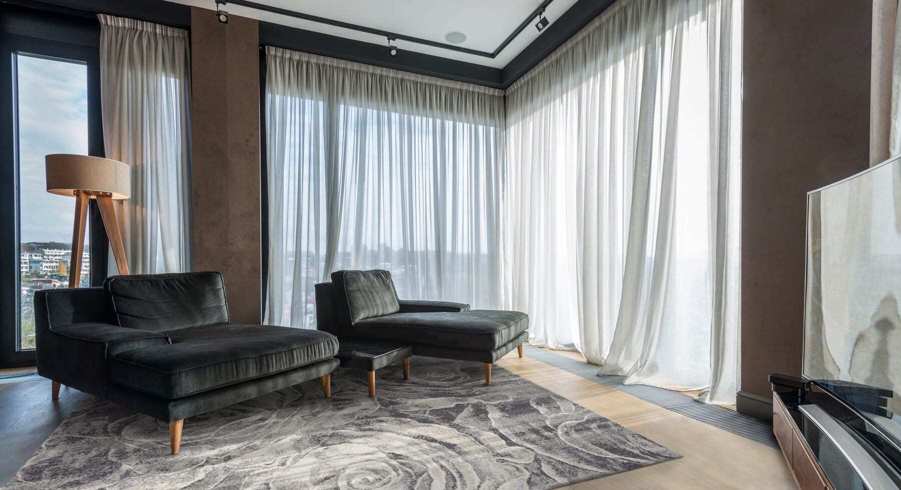 Ros Anthracite rug by Agnella