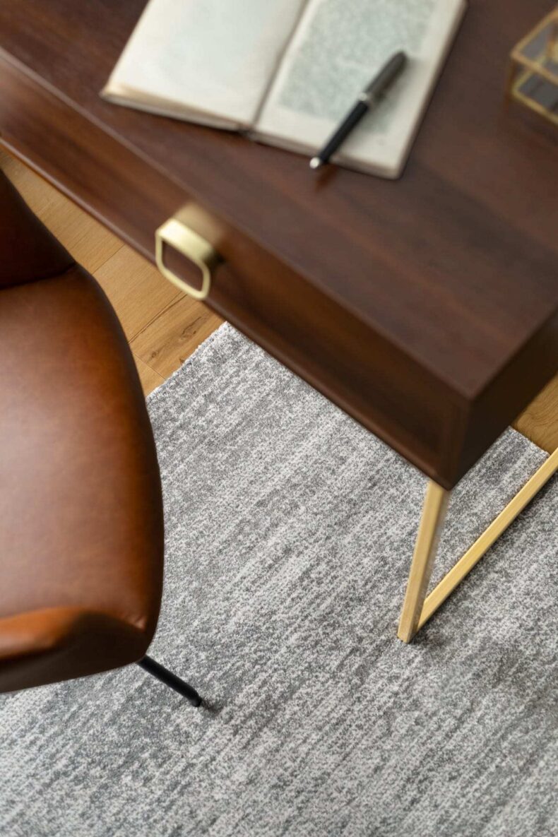 Fam Graphite rug by Agnella