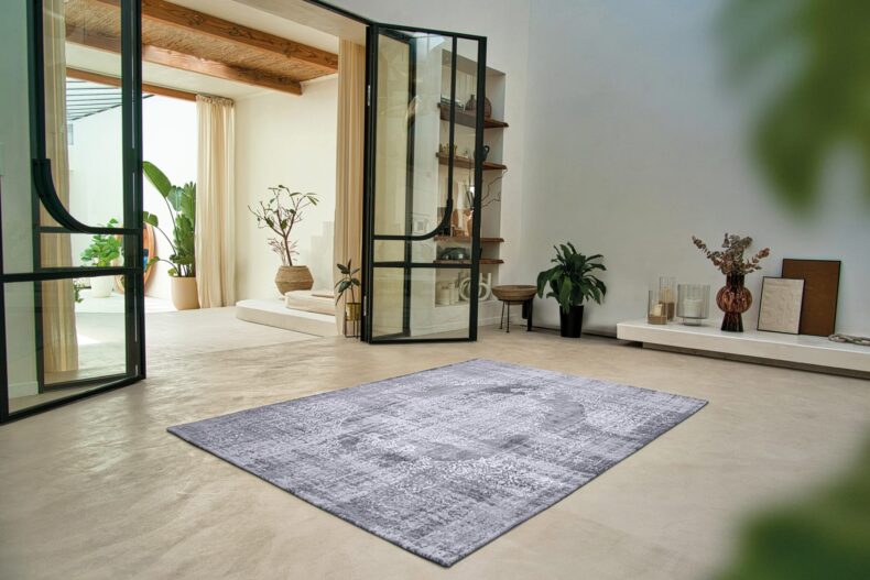 Fading World Collection Kirman Quartz 9376 rug by Louis De Poortere