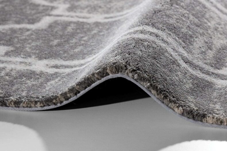 Ewar Graphite rug by Agnella