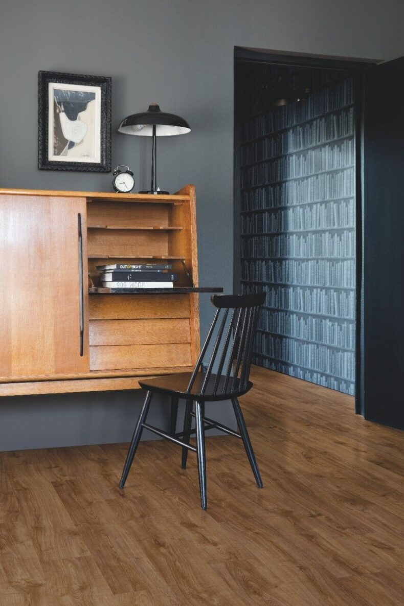 View of Autumn Oak Brown AVMPU40090 luxury vinyl tile by Quick-Step Livyn