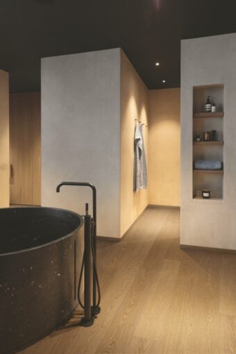 View of Cocoa Oak AVSPT40279 luxury vinyl tile by Quick-Step Livyn