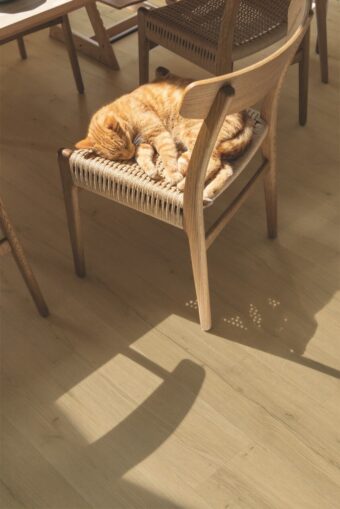 View of Brushed Oak Beige AVMPU40319 luxury vinyl tile by Quick-Step Livyn