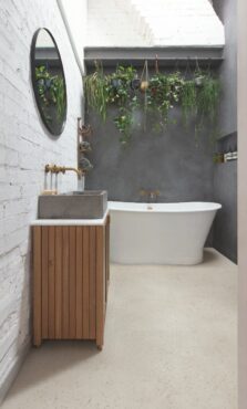 View of Oyster Concrete AVMTU40275 luxury vinyl tile by Quick-Step Livyn