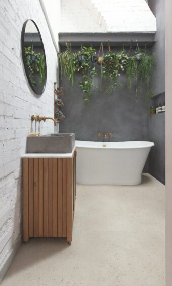 View of Oyster Concrete AVMTU40275 luxury vinyl tile by Quick-Step Livyn