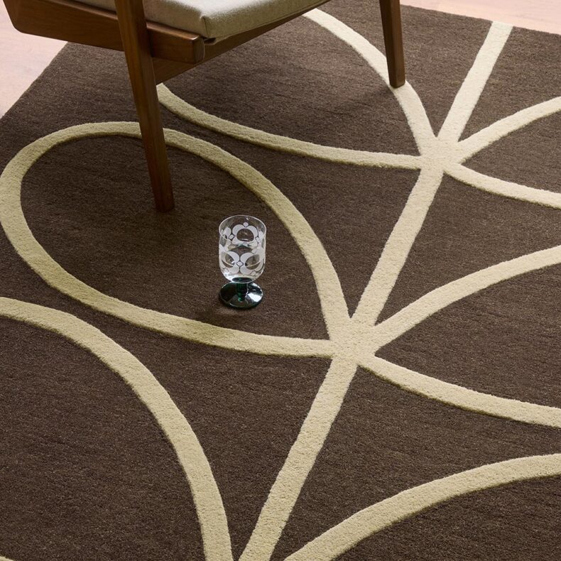 Giant Linear Stem Walnut 59401 rug by Orla Kiely