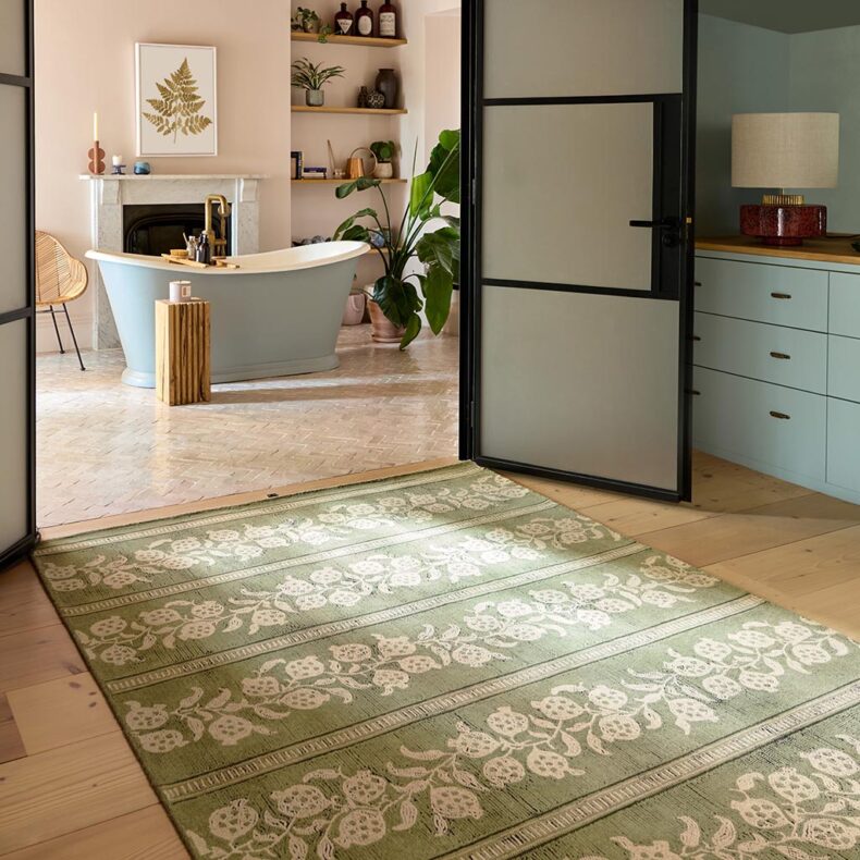 Anaar Forest Green 148007 rug by Sanderson