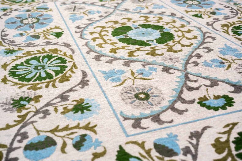 Antiquarian Collection Suzani Slavia 9732 rug by Louis De Poortere