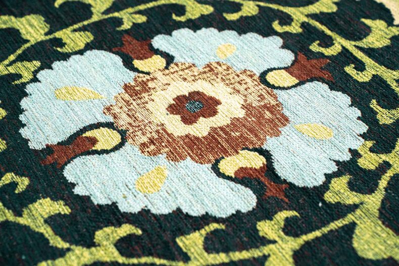 Antiquarian Collection Suzani Bavaria 9729 rug by Louis De Poortere