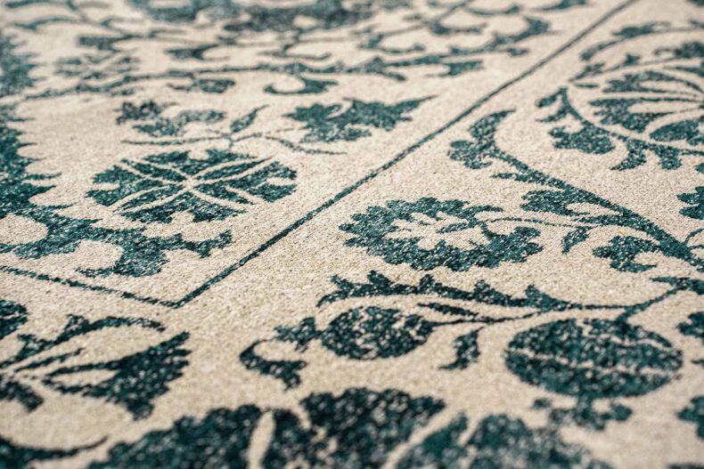 Antiquarian Collection Suzani Notos 9733 rug by Louis De Poortere