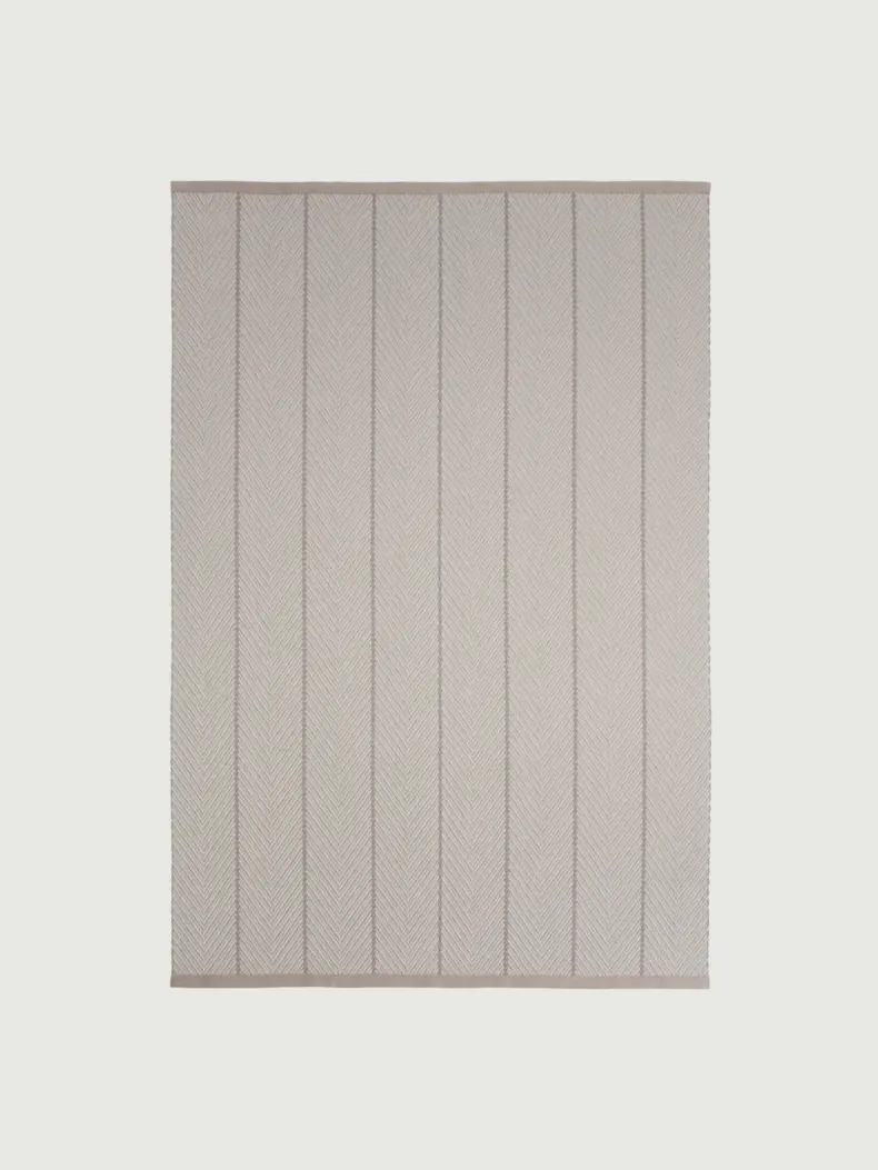 Quill Pipit rug by Roger Oates